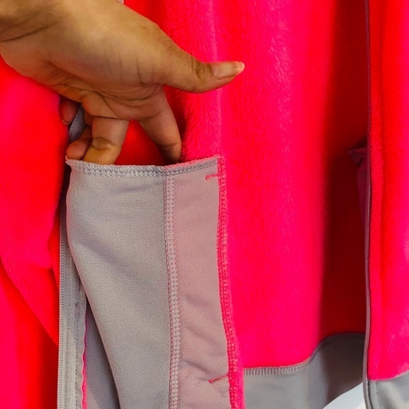 Athletic winter jacket with zipper women’s sports jacket size small pre owned - Picture 11 of 16